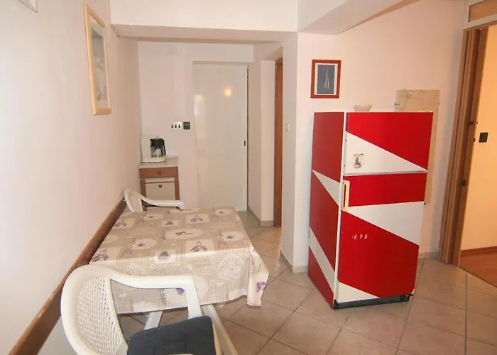 With A Parking Space Pag - 12892 *