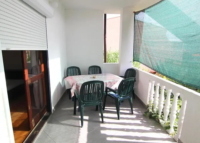 With A Parking Space Pag - 12892 *